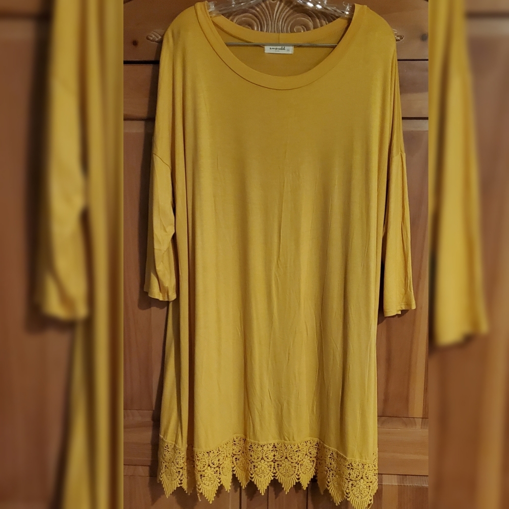 Women's lace trim tunic